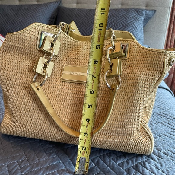 Calvin Klein summer straw bag with gold interior and chain handles - Picture 10 of 10